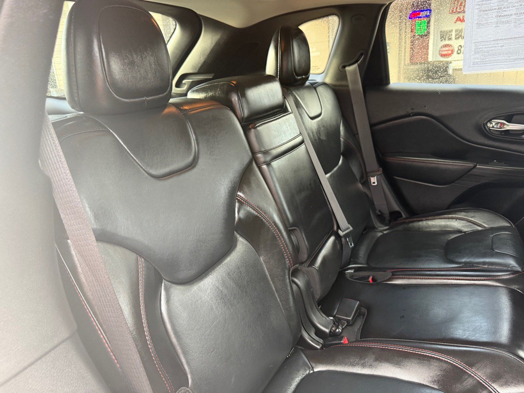 2015 Jeep Cherokee Image 50