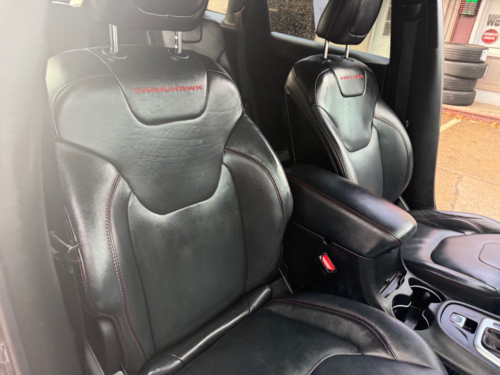 2015 Jeep Cherokee Image 56