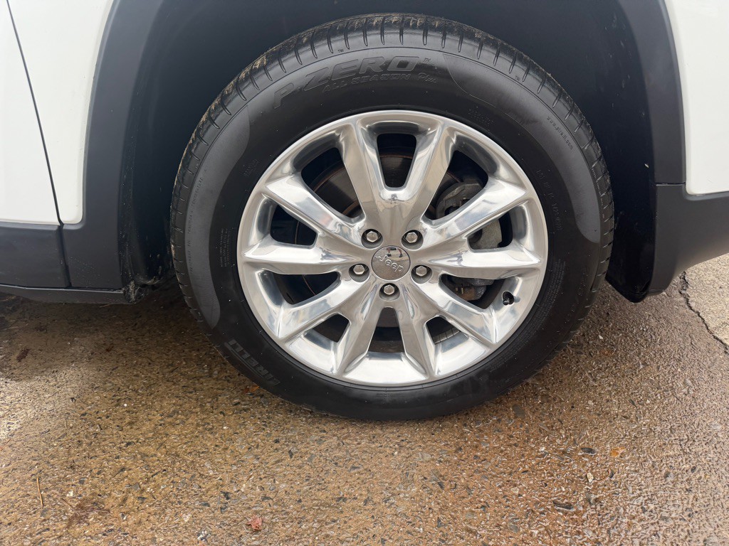 2016 Jeep Cherokee Image 13