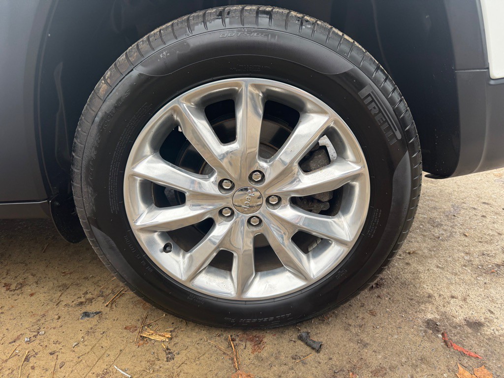 2016 Jeep Cherokee Image 15