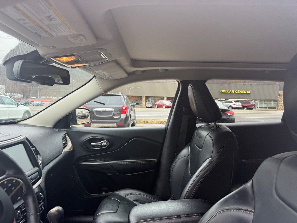 2016 Jeep Cherokee Image 22