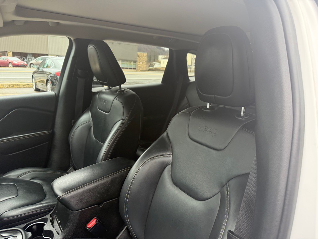 2016 Jeep Cherokee Image 23