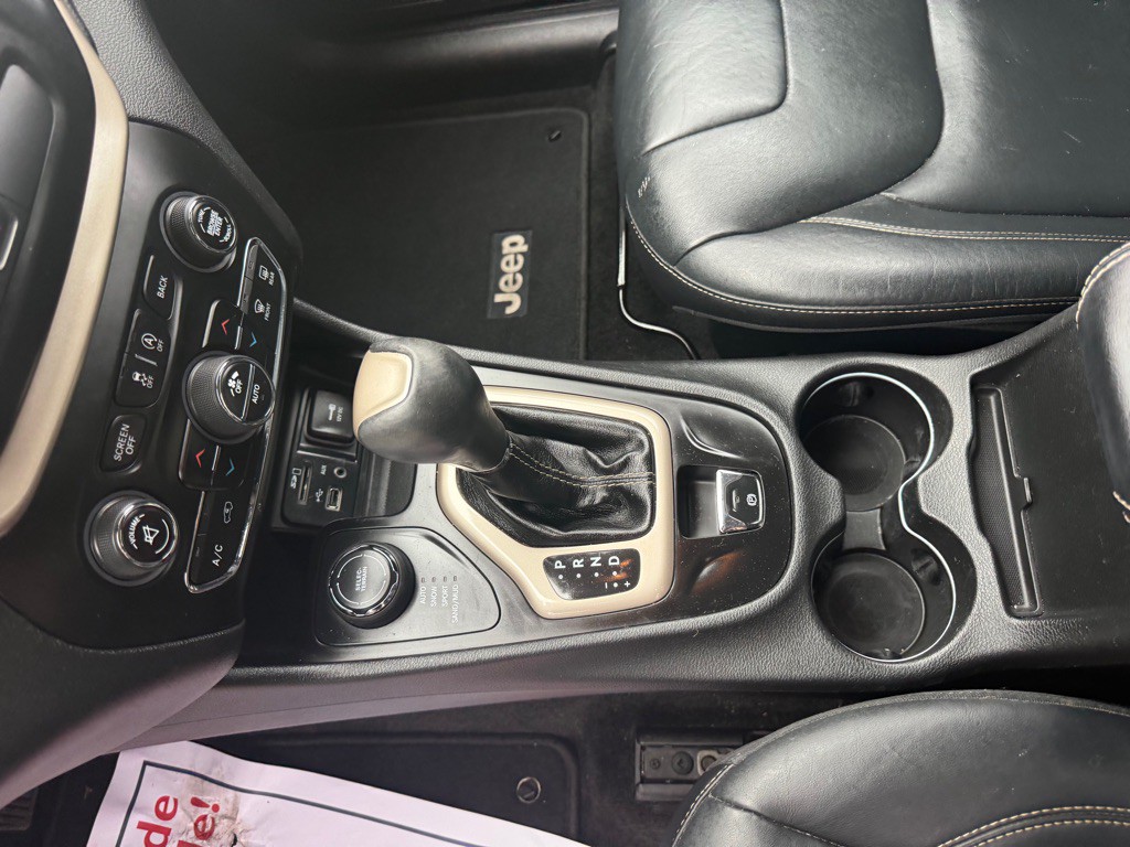 2016 Jeep Cherokee Image 29