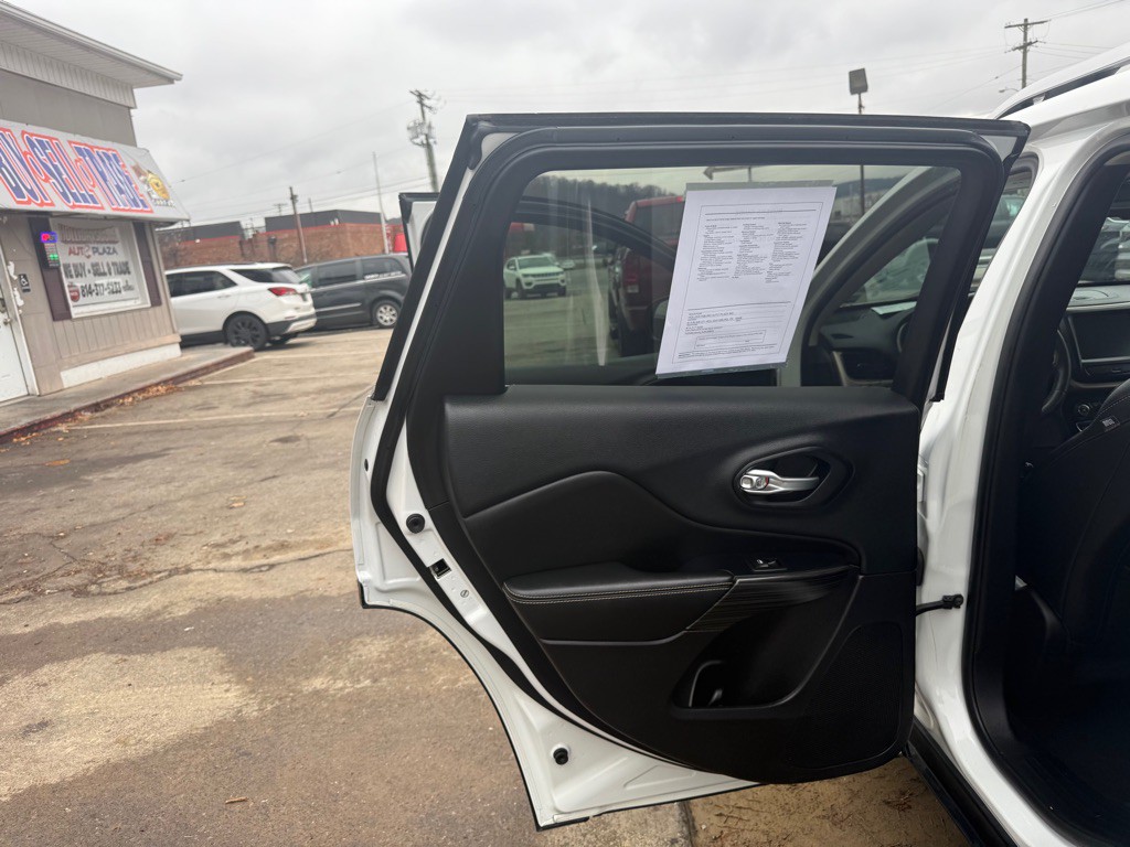 2016 Jeep Cherokee Image 31