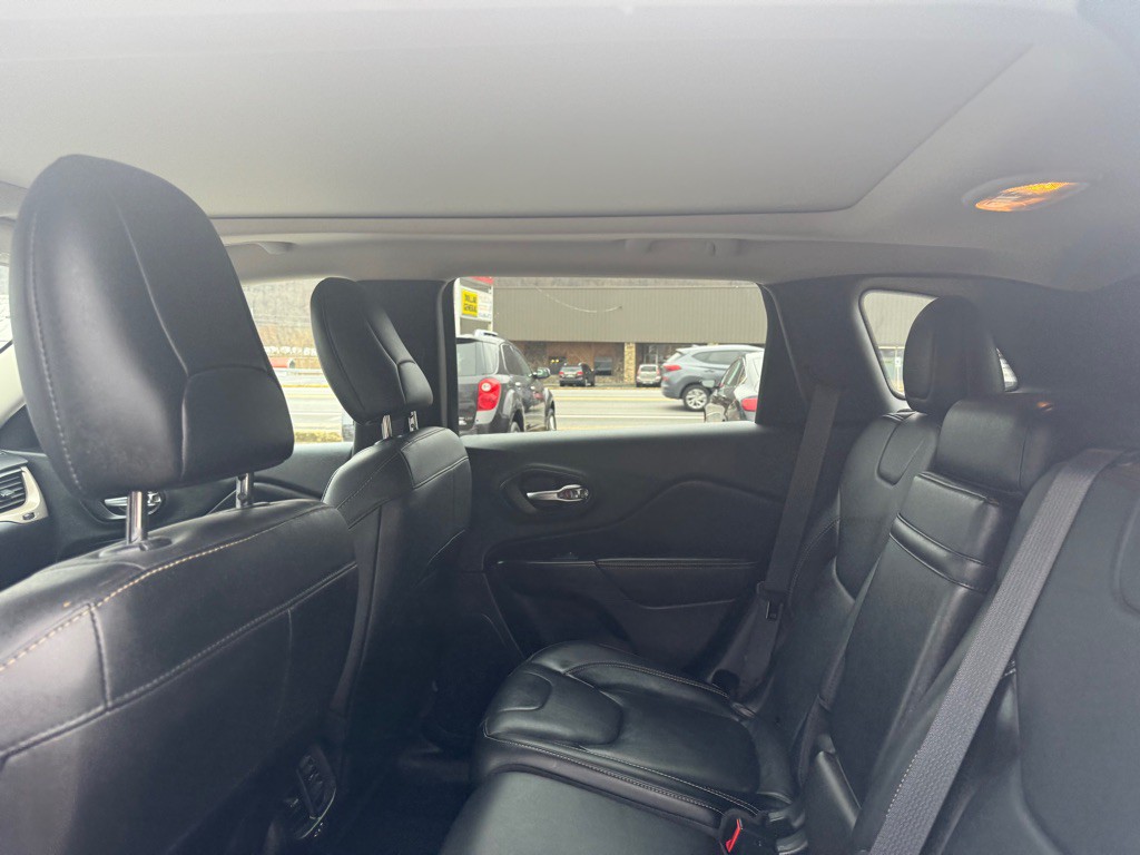 2016 Jeep Cherokee Image 33