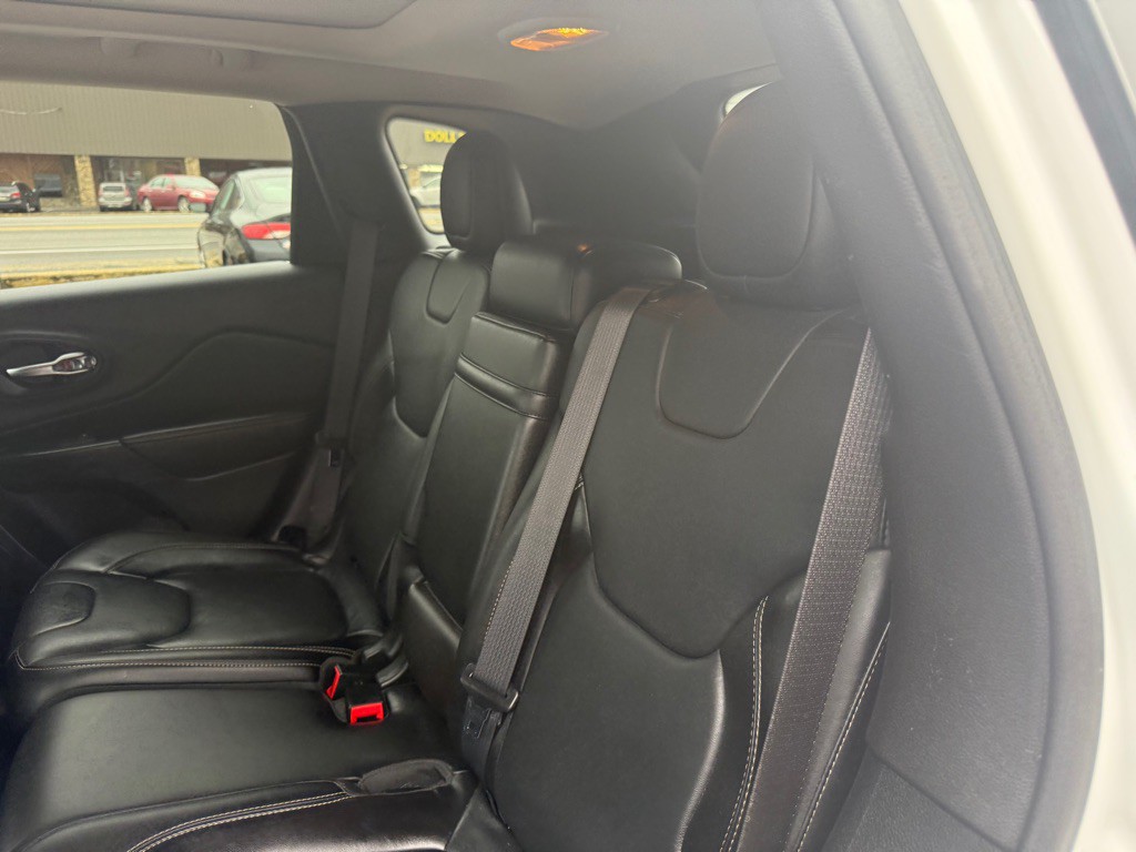 2016 Jeep Cherokee Image 34