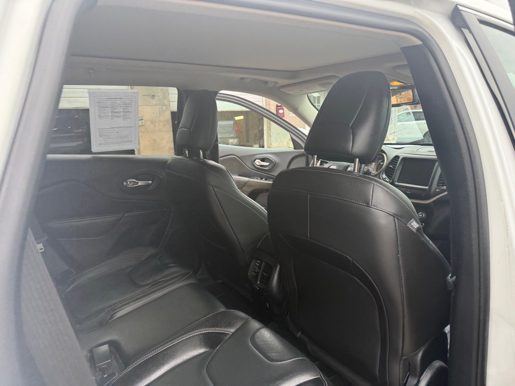 2016 Jeep Cherokee Image 44