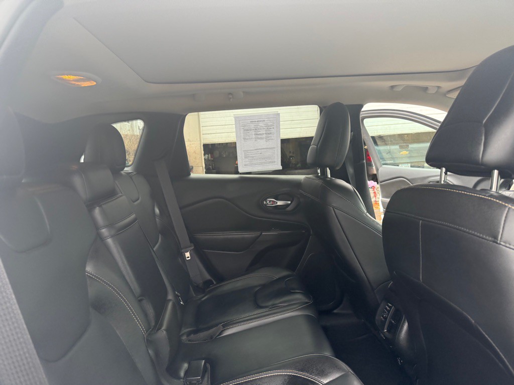 2016 Jeep Cherokee Image 45