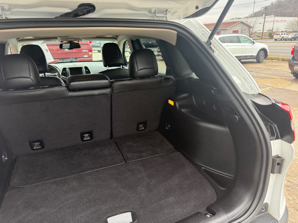 2016 Jeep Cherokee Image 47