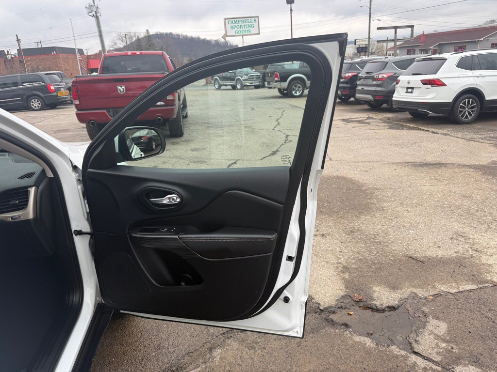 2016 Jeep Cherokee Image 49