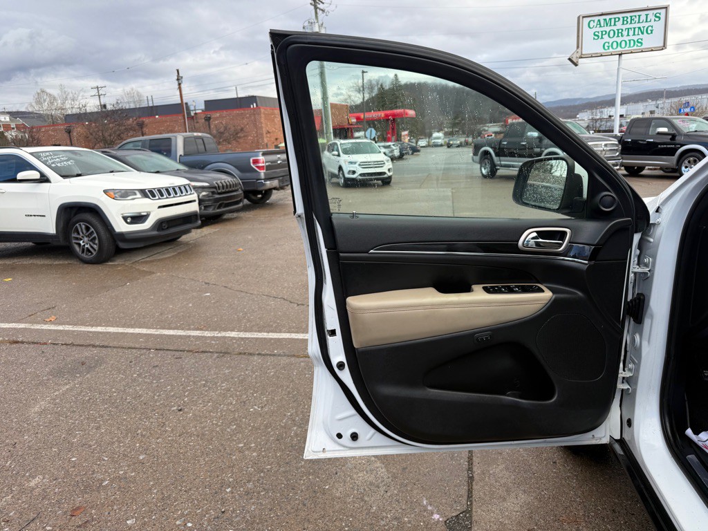 2016 Jeep Grand Cherokee Image 20