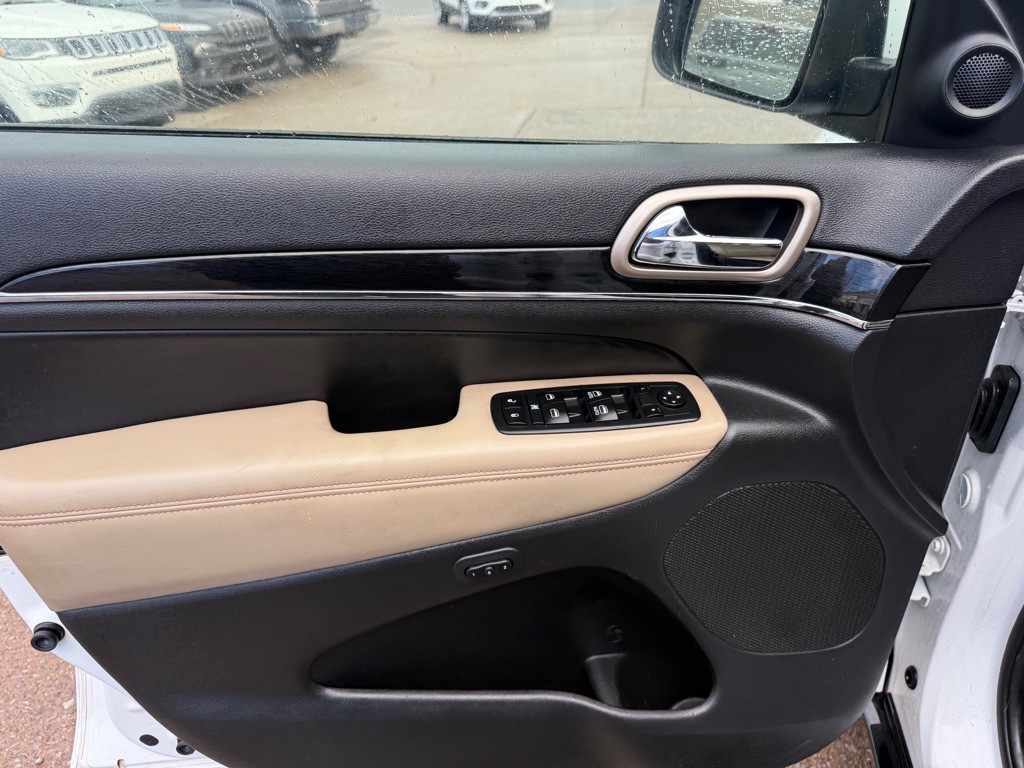 2016 Jeep Grand Cherokee Image 21