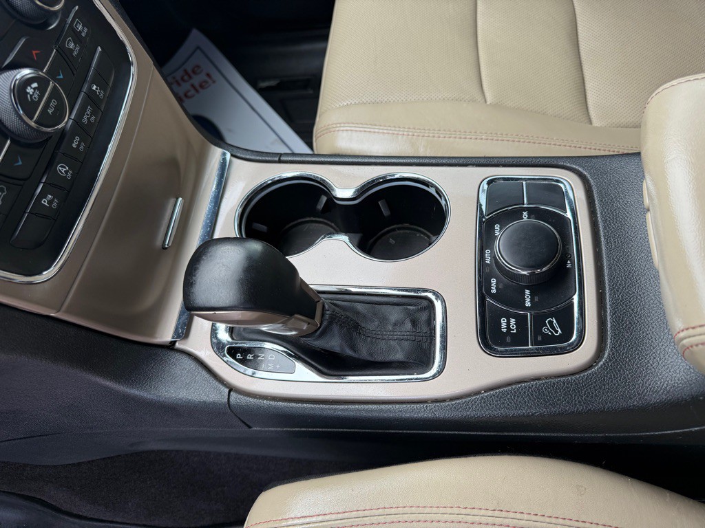 2016 Jeep Grand Cherokee Image 32