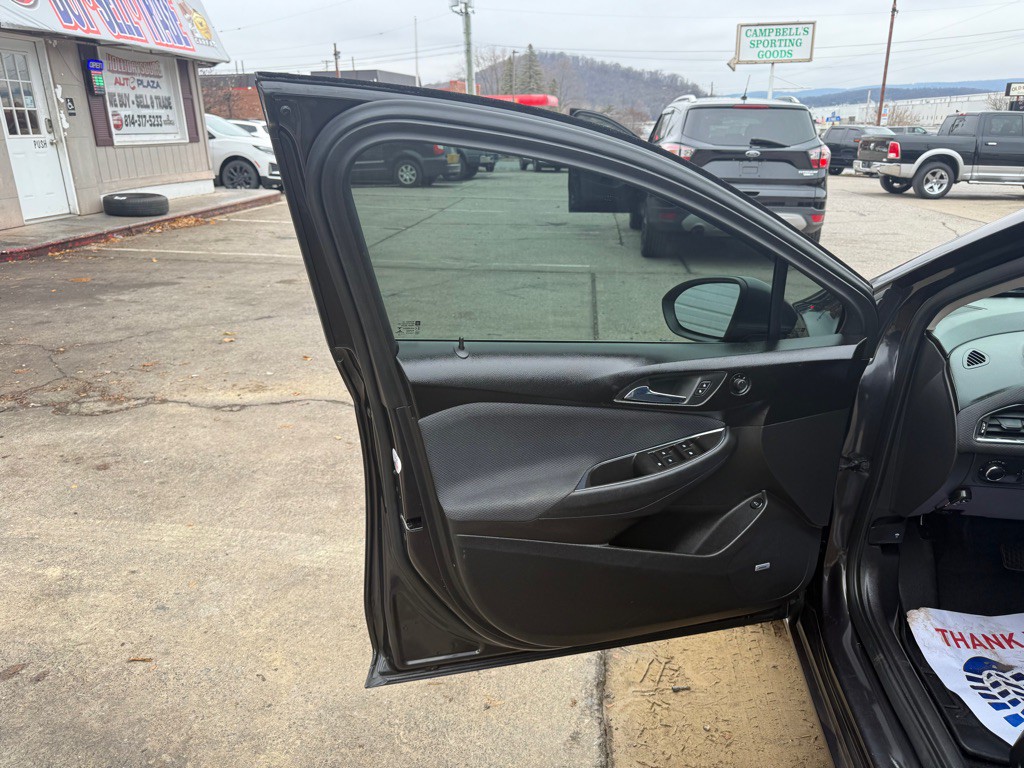 2016 Chevrolet Cruze Image 16