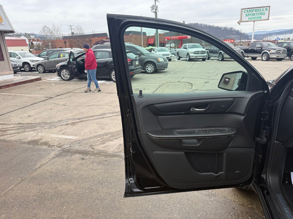 2017 GMC Acadia Image 14