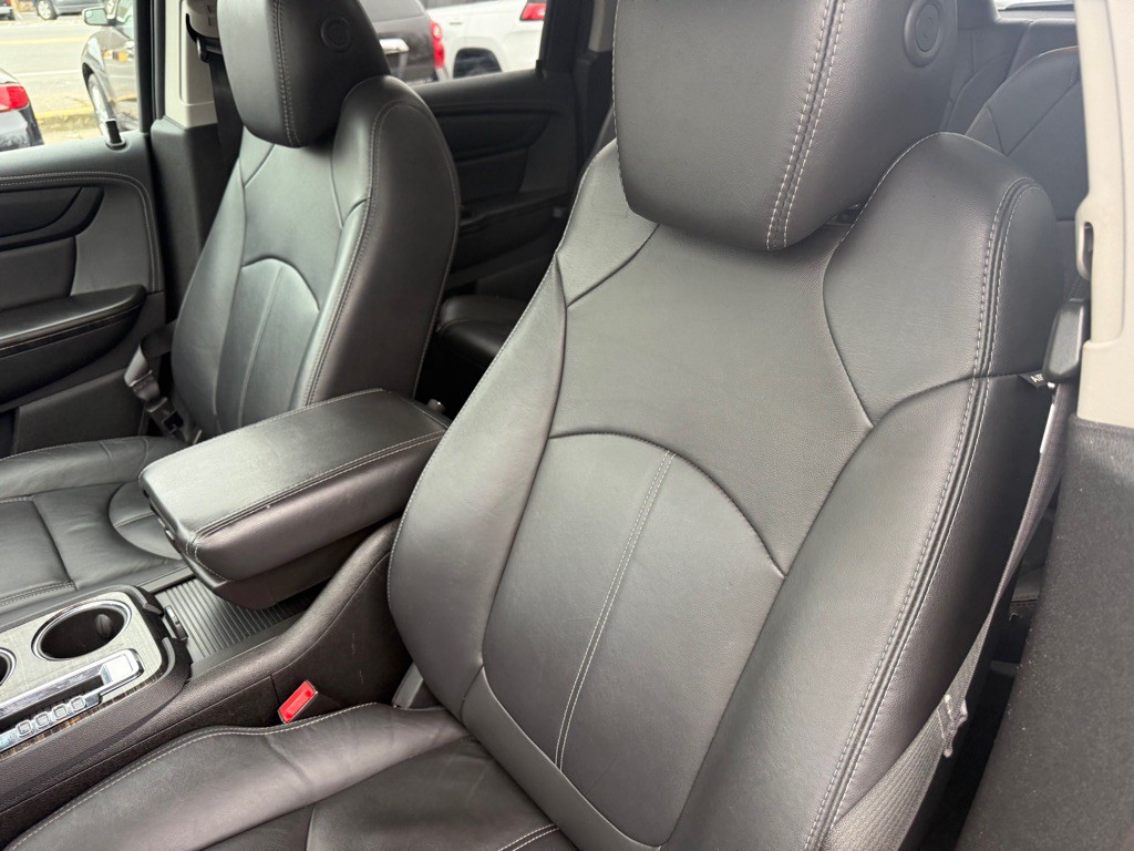 2017 GMC Acadia Image 18