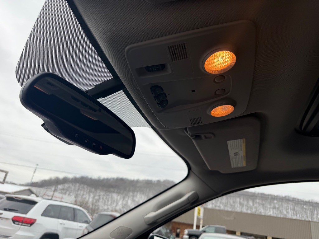 2017 GMC Acadia Image 28