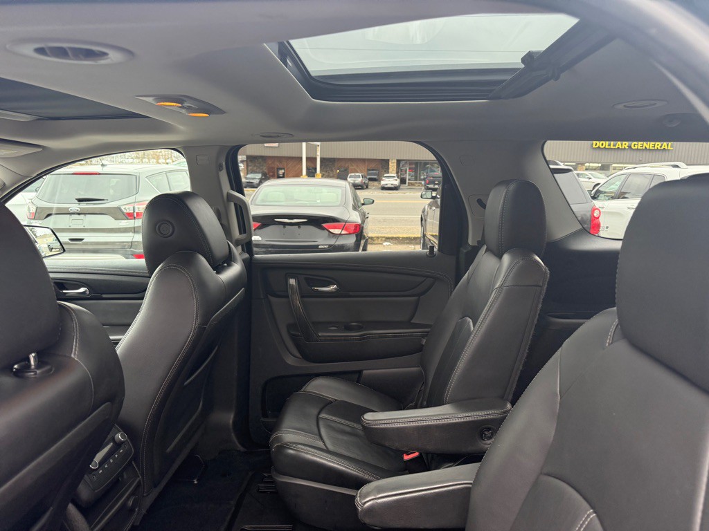 2017 GMC Acadia Image 32