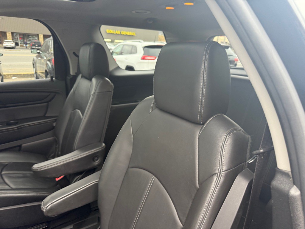 2017 GMC Acadia Image 33