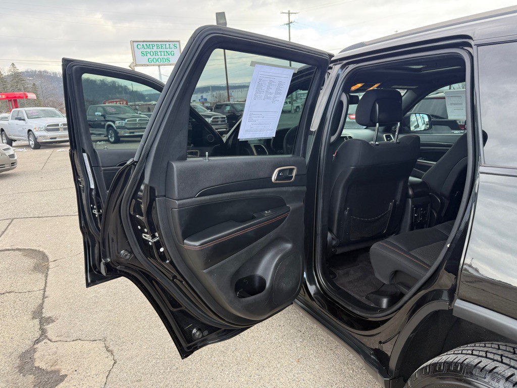 2016 Jeep Grand Cherokee Image 30