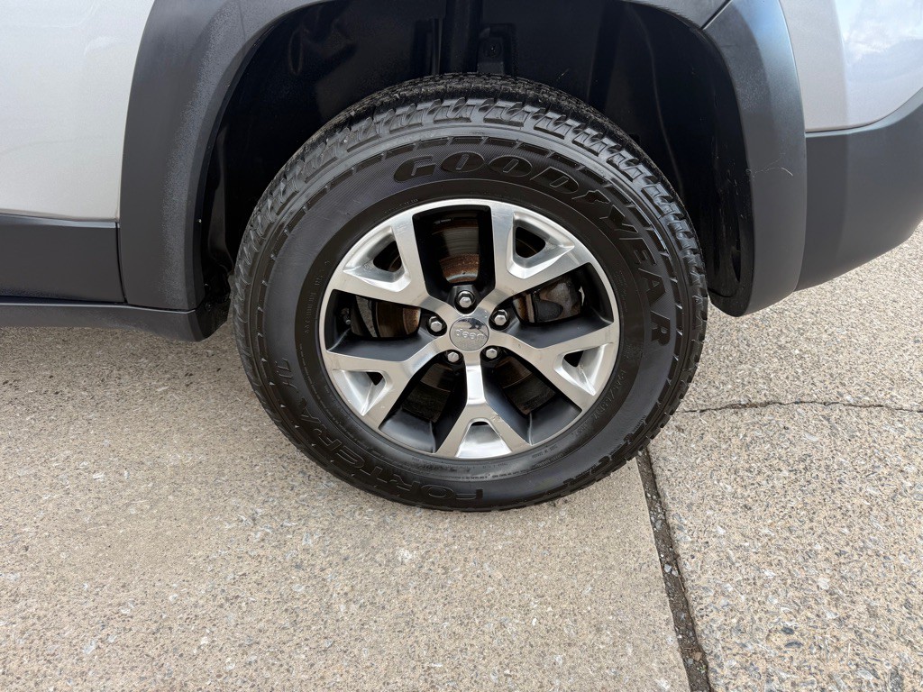 2014 Jeep Cherokee Image 11