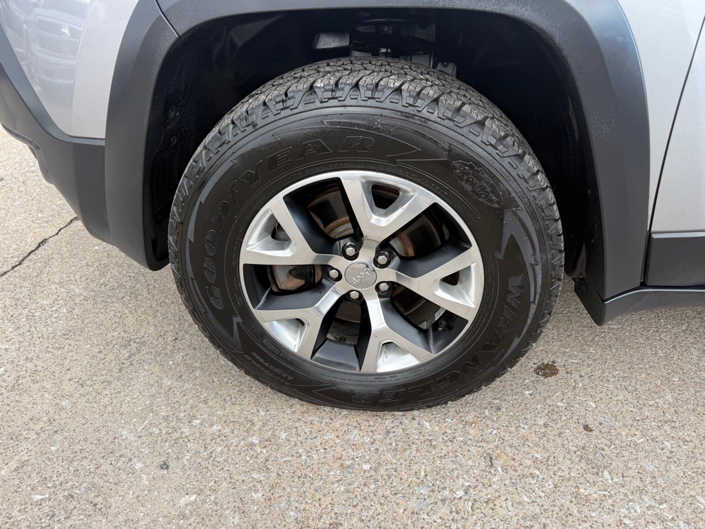 2014 Jeep Cherokee Image 12