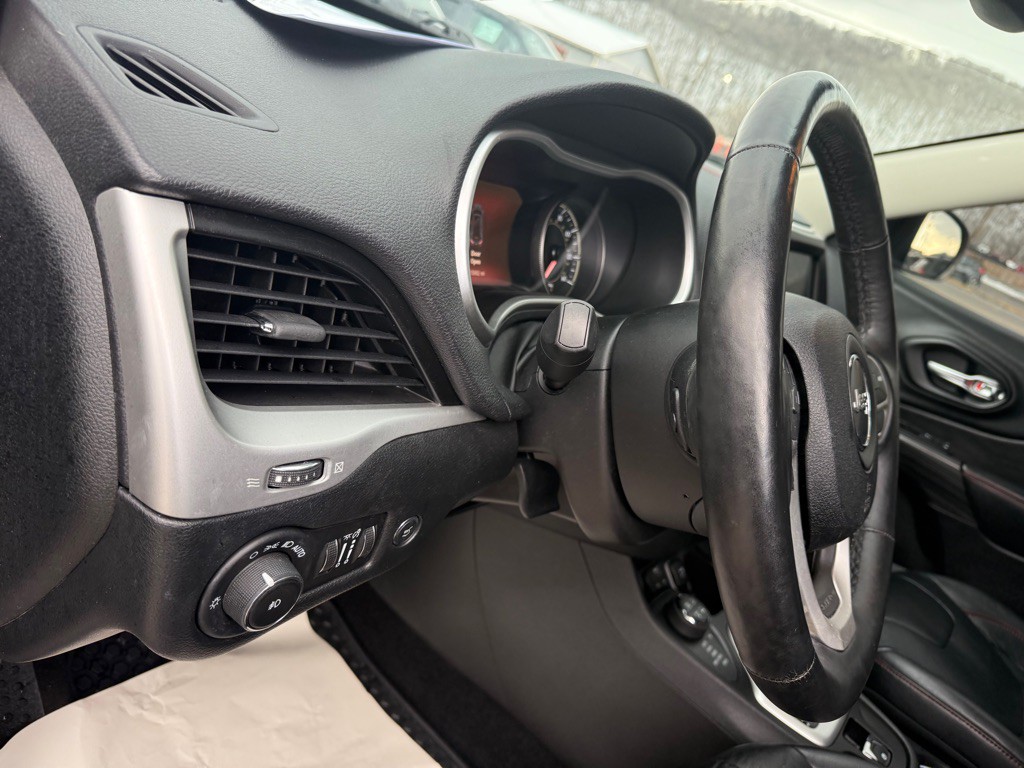 2014 Jeep Cherokee Image 22