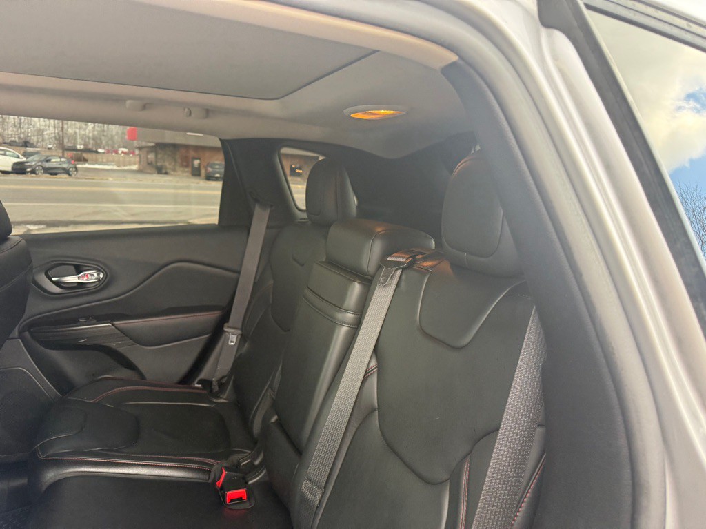 2014 Jeep Cherokee Image 32