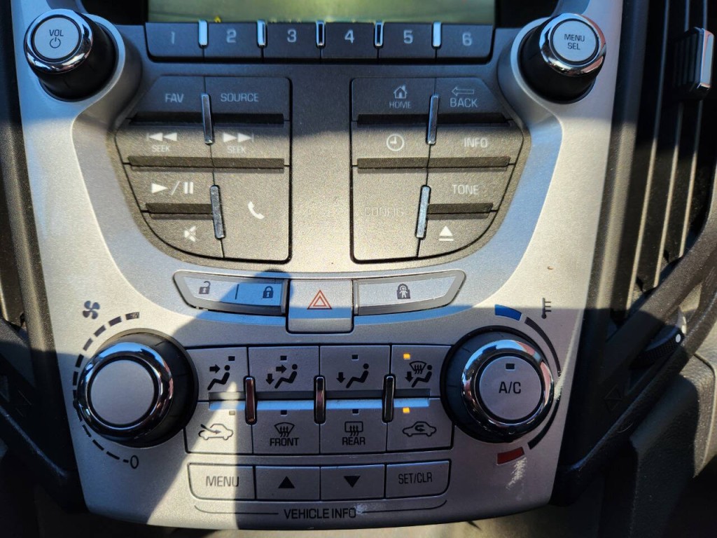 2015 Chevrolet Equinox Image 24