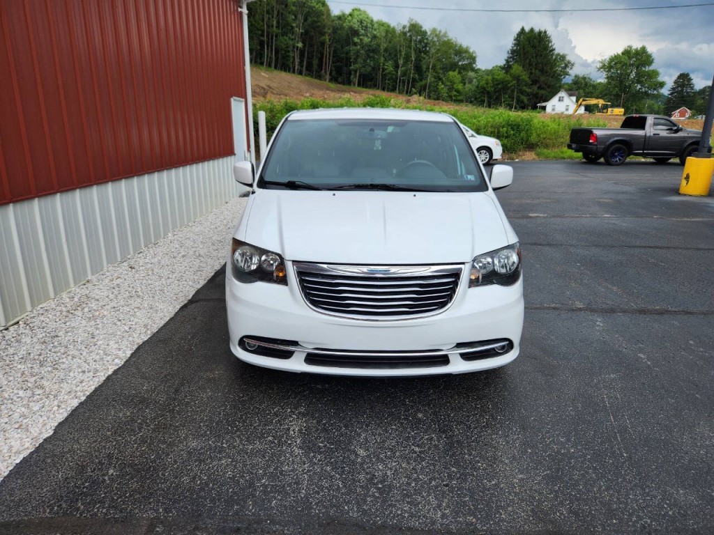 2014 Chrysler Town & Country Image 7