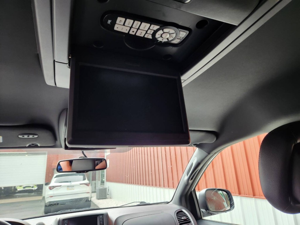 2014 Chrysler Town & Country Image 25