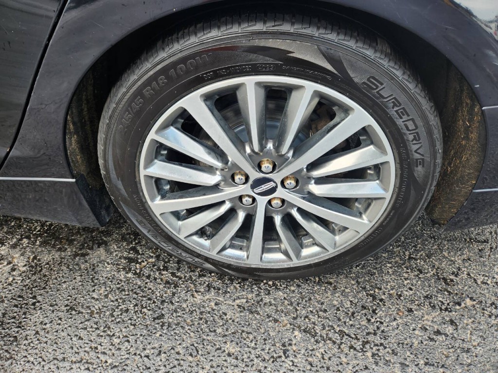 2017 Lincoln MKZ Image 9