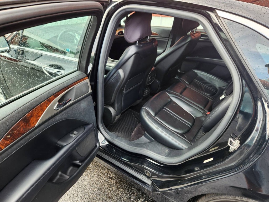 2017 Lincoln MKZ Image 13