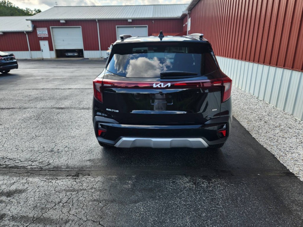 2025 Kia Seltos Image 2