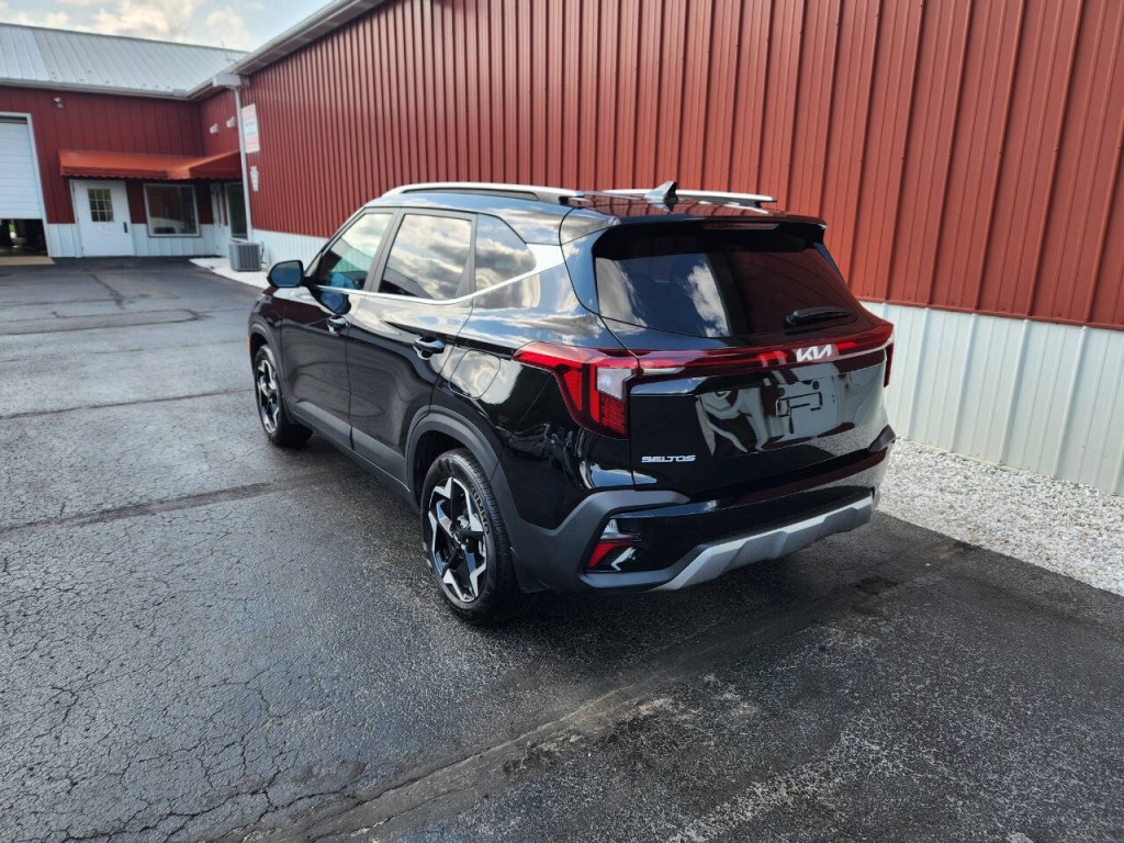 2025 Kia Seltos Image 3