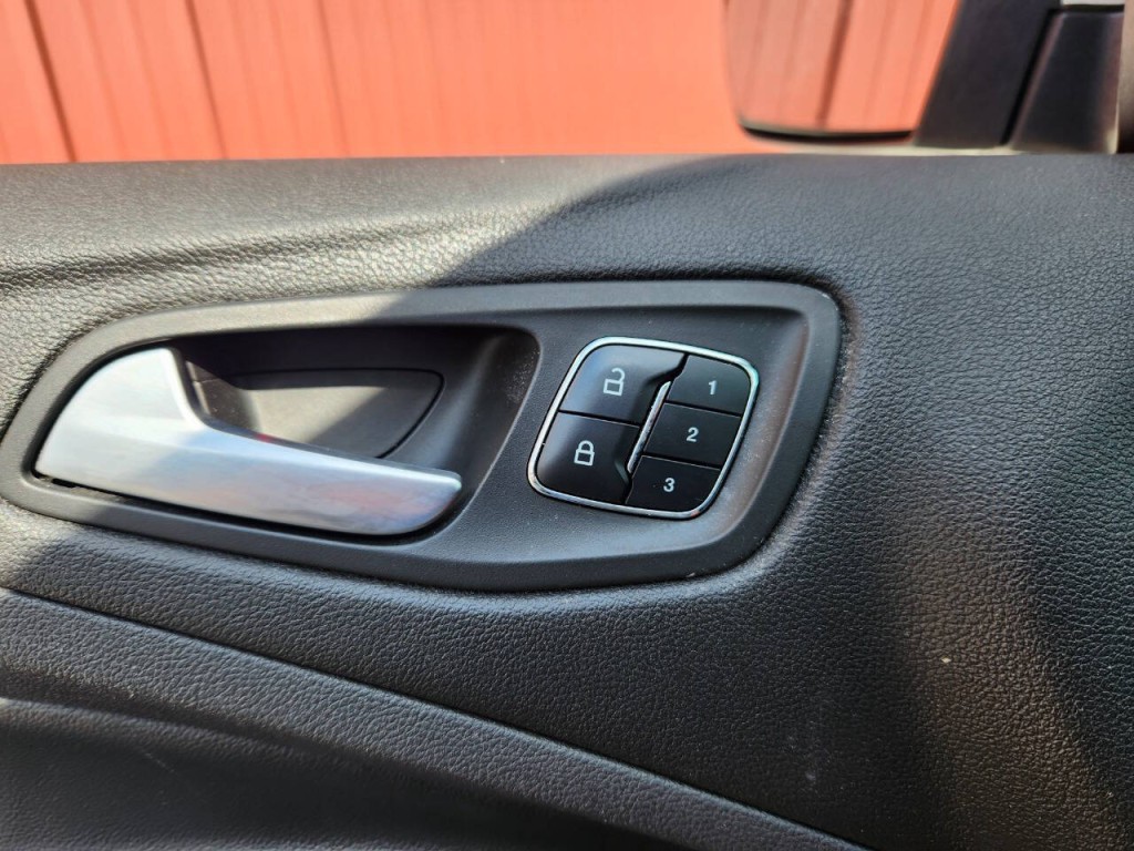 2015 Ford Escape Image 19
