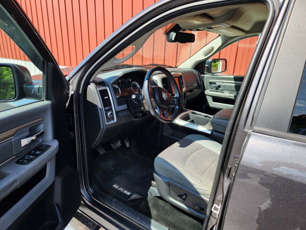 2017 RAM 1500 Image 12