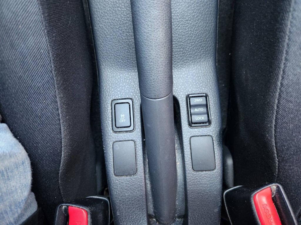 2013 Suzuki SX4 Image 21