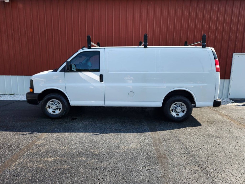2016 Chevrolet Express Image 2