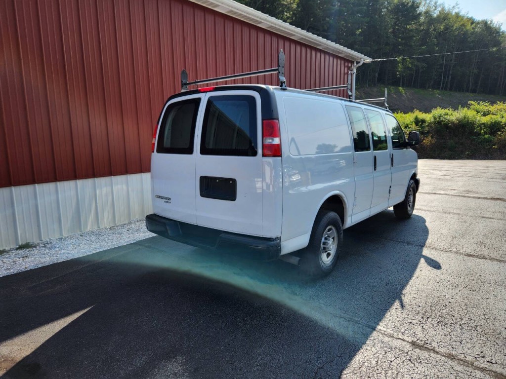 2016 Chevrolet Express Image 7