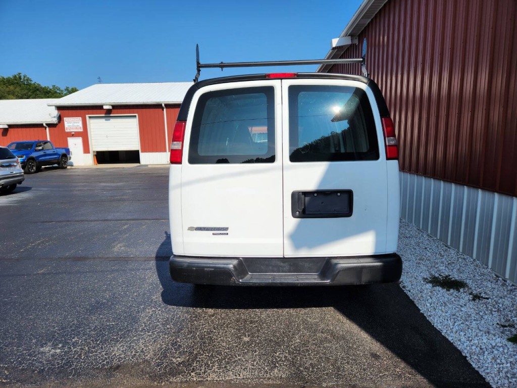 2016 Chevrolet Express Image 8