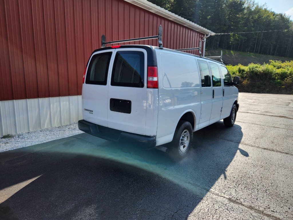 2016 Chevrolet Express Image 12