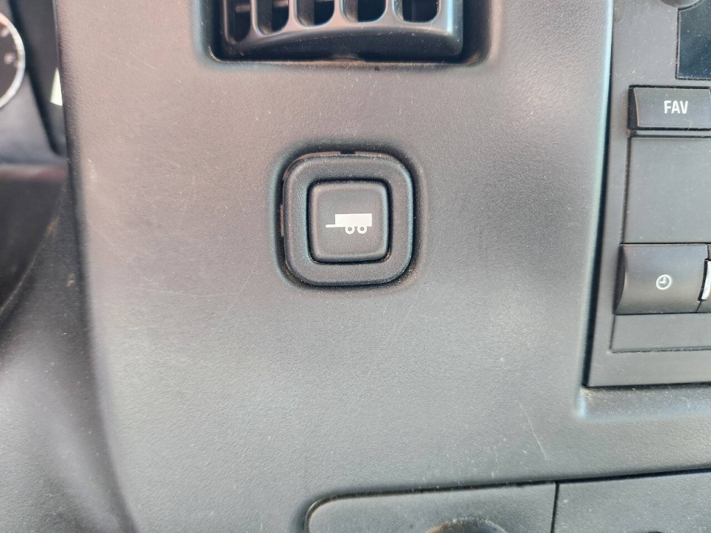 2016 Chevrolet Express Image 16