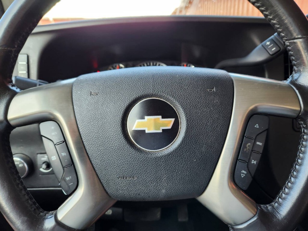 2016 Chevrolet Express Image 23