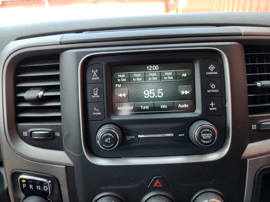 2014 RAM 1500 Image 17