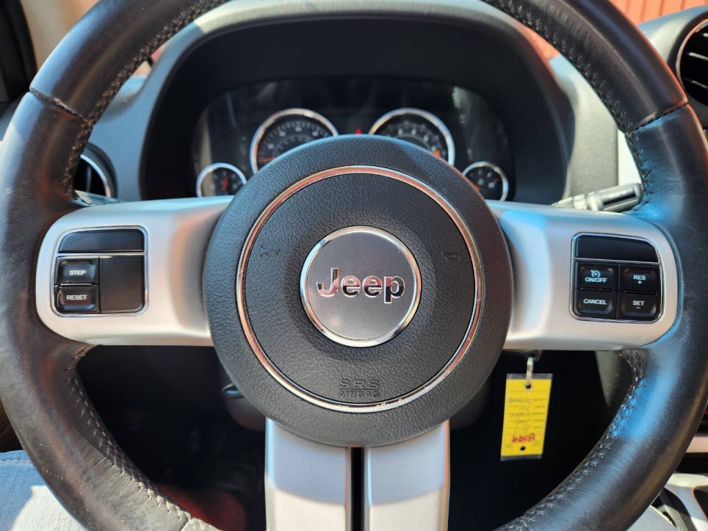 2017 Jeep Compass Image 11