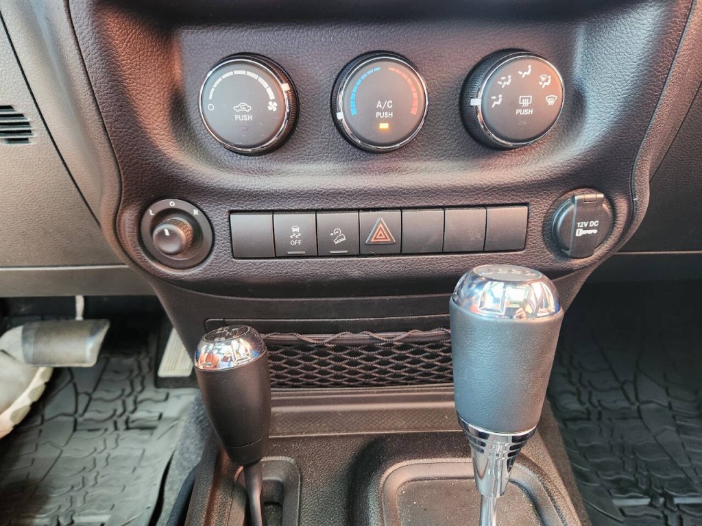 2015 Jeep Wrangler Unlimited Image 24