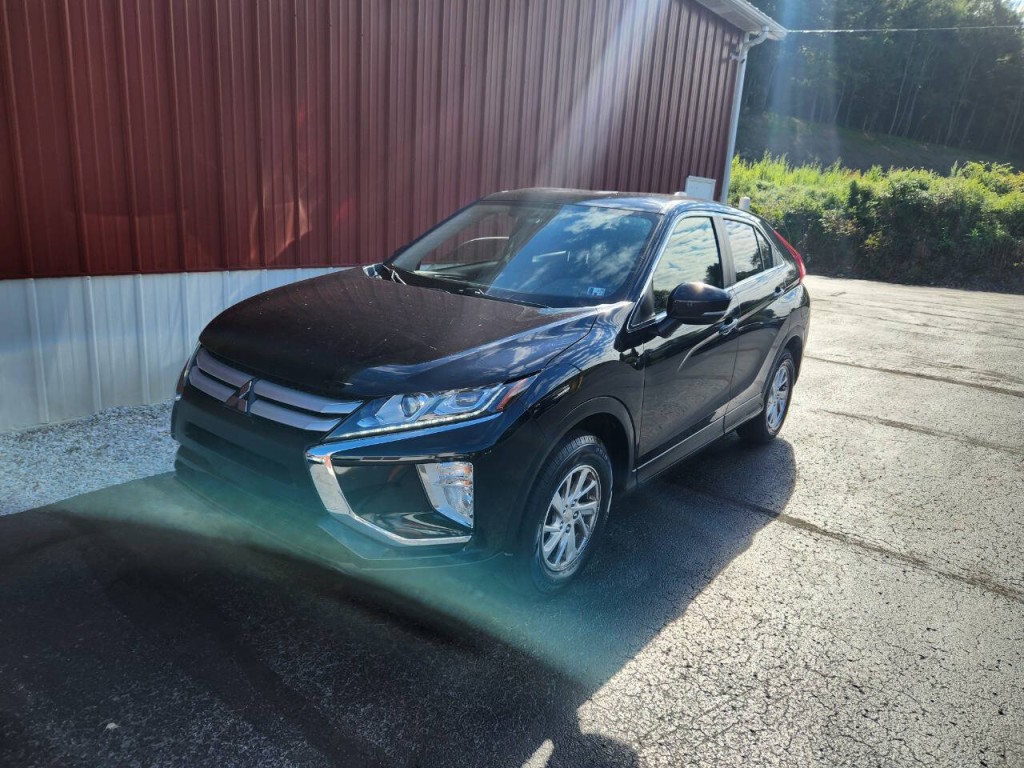 2018 Mitsubishi Eclipse Image 3