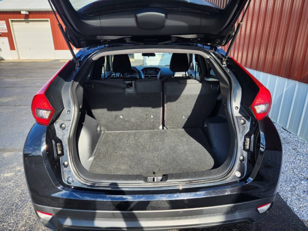 2018 Mitsubishi Eclipse Image 16