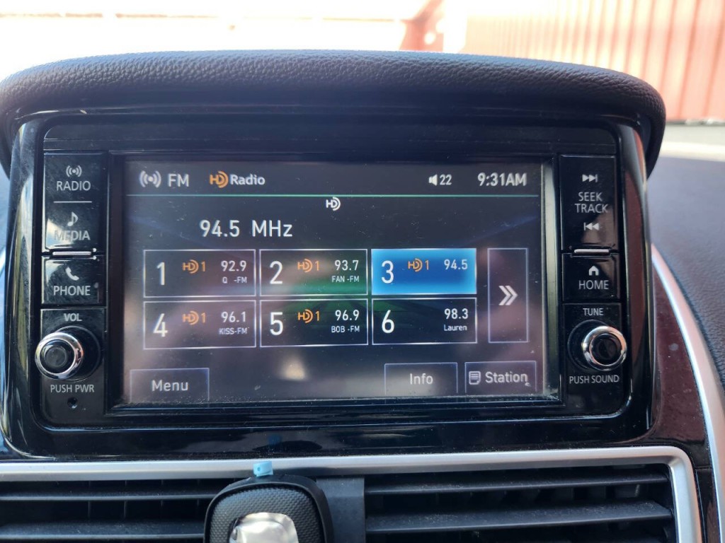 2018 Mitsubishi Eclipse Image 21